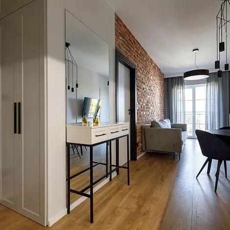 Golden Apartments&jp19/32 Apartment *